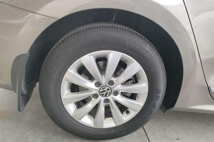 Used Volkswagen Passat 2015 1.8TSI DSG Prestige Edition Right Rear Wheel Hub