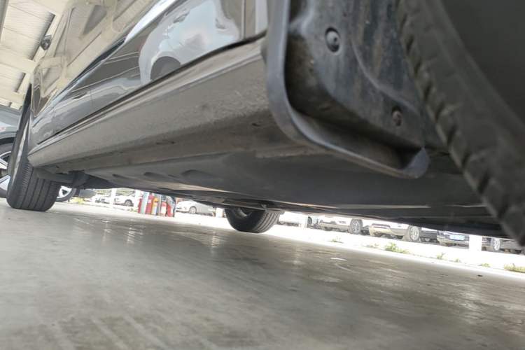 Used Volkswagen Passat 2015 1.8TSI DSG Prestige Edition Right Side Sill
