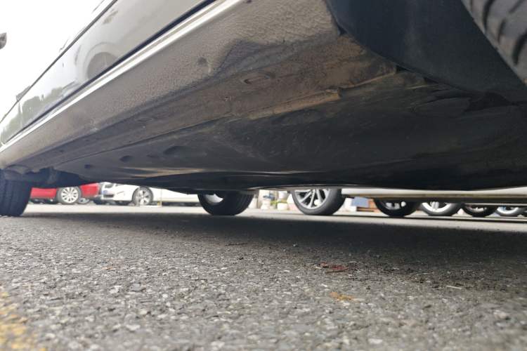 Used Volkswagen Passat 2015 1.8TSI DSG Prestige Edition Right Side Sill