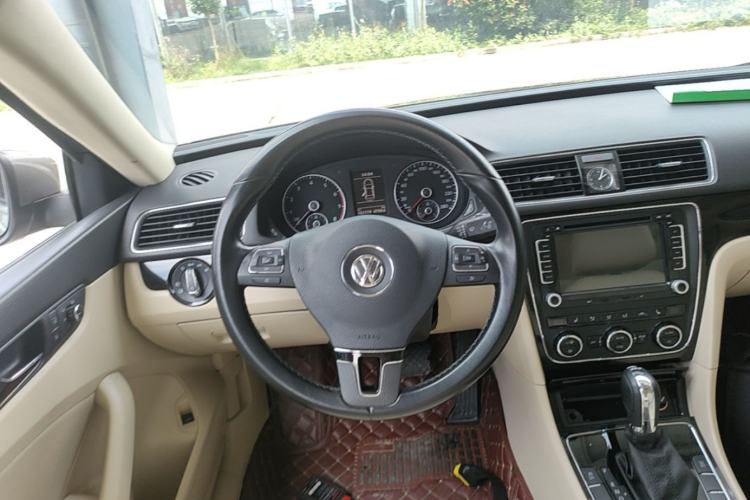 Used Volkswagen Passat 2015 1.8TSI DSG Prestige Edition Steering Wheel