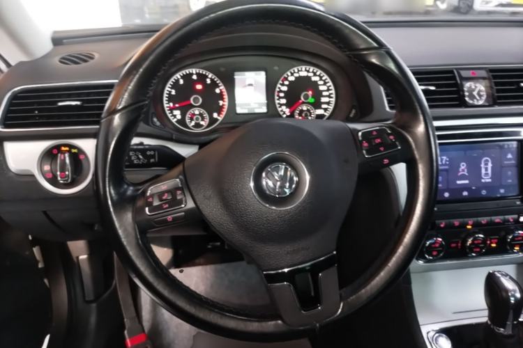 Used Volkswagen Passat 2015 1.8TSI DSG Prestige Edition Steering Wheel