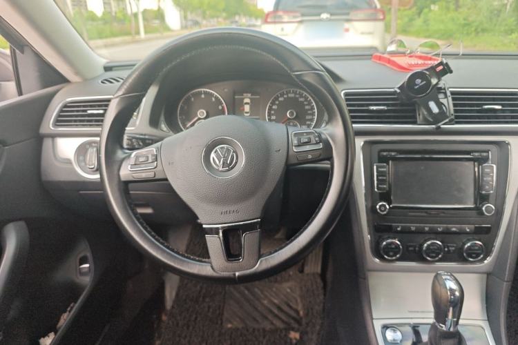 Used Volkswagen Passat 2015 2.0 TSI DSG Prestige Edition Steering Wheel