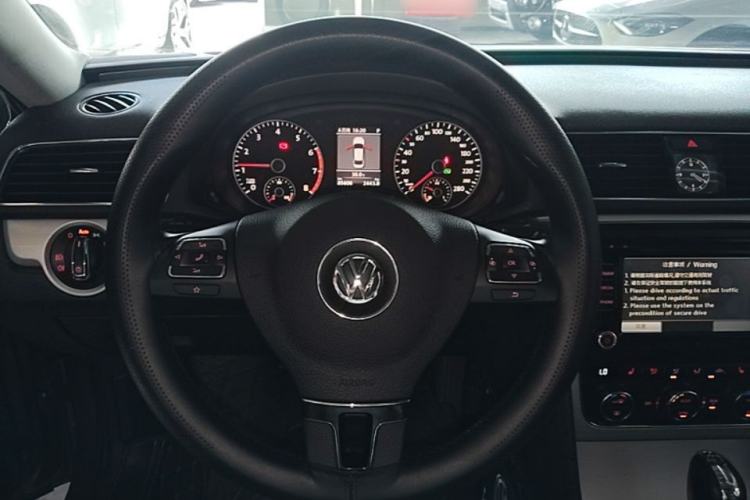 Used Volkswagen Passat 2015 1.8TSI DSG Prestige Edition Steering Wheel