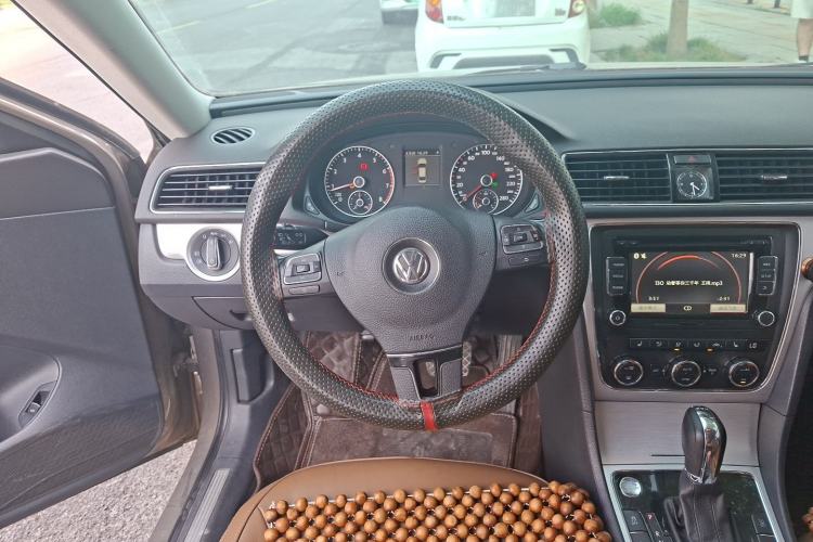Used Volkswagen Passat 2015 1.8TSI DSG Prestige Edition Steering Wheel