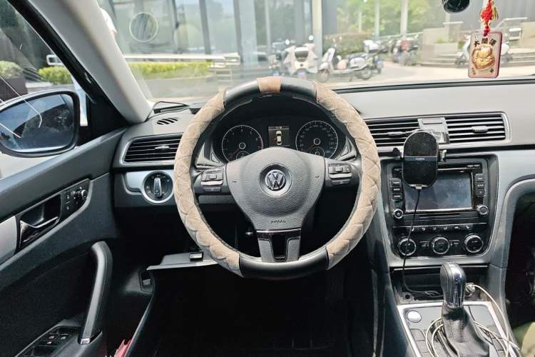 Used Volkswagen Passat 2015 1.8TSI DSG Prestige Edition Steering Wheel