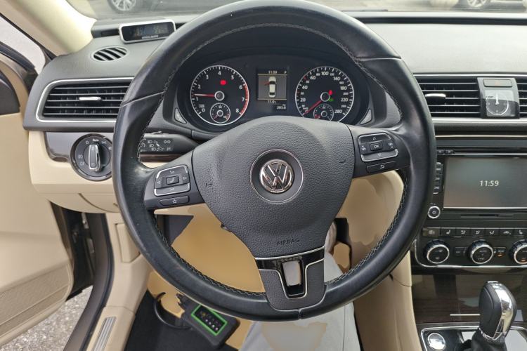 Used Volkswagen Passat 2015 1.8TSI DSG Prestige Edition Steering Wheel