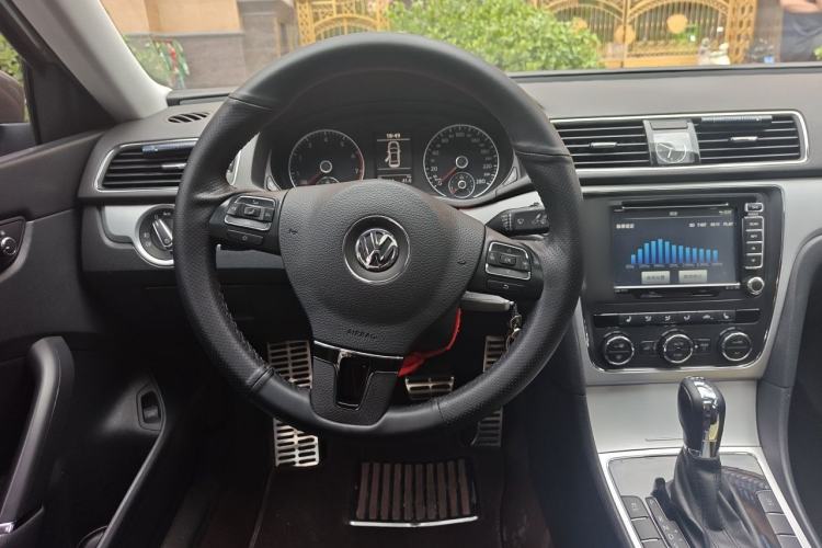 Used Volkswagen Passat 2015 1.8TSI DSG Prestige Edition Steering Wheel
