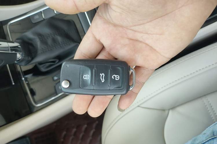 Used Volkswagen Passat 2015 1.8TSI DSG Prestige Edition Vehicle Key
