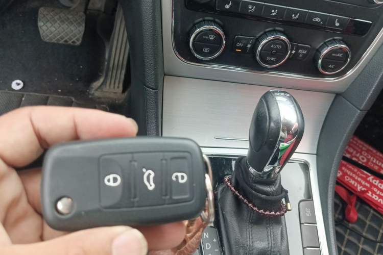 Used Volkswagen Passat 2015 1.8TSI DSG Prestige Edition Vehicle Key