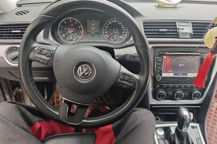 Used Volkswagen Passat 2015 1.8TSI DSG Prestige Edition Audio And AC Panel