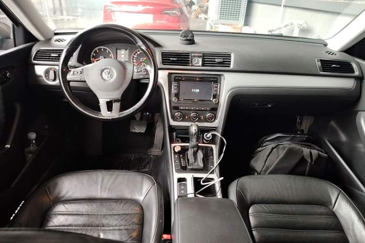 Used Volkswagen Passat 2015 1.8TSI DSG Prestige Edition Center Console