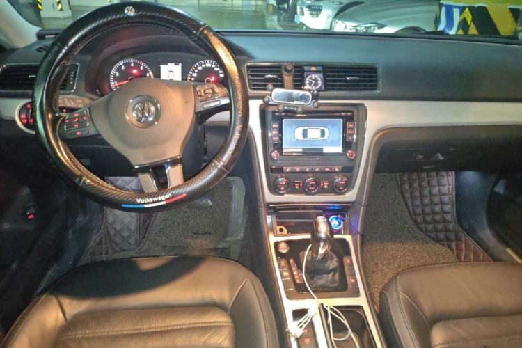 Used Volkswagen Passat 2015 2.0 TSI DSG Prestige Edition Center Console