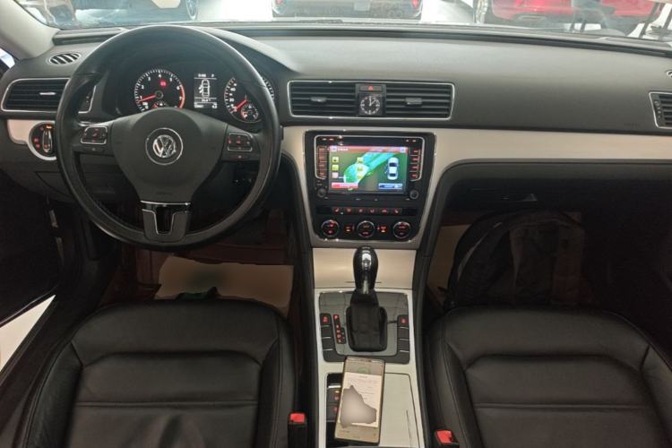Used Volkswagen Passat 2015 1.8TSI DSG Prestige Edition Center Console