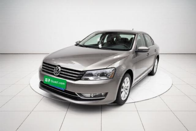 Ojetý Volkswagen Passat 2015 1.8TSI DSG Prestige Edition
