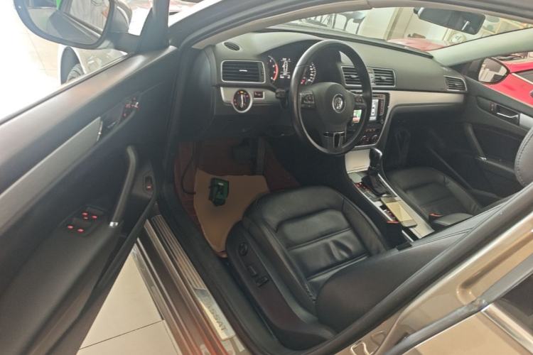 Used Volkswagen Passat 2015 1.8TSI DSG Prestige Edition Driver Seat