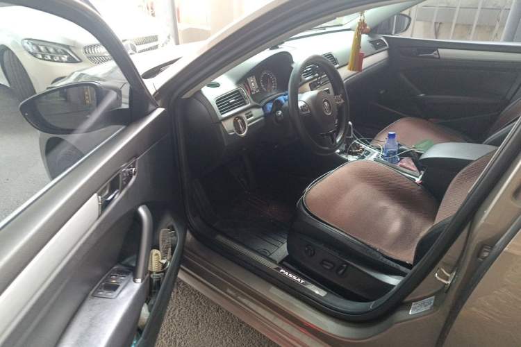 Used Volkswagen Passat 2015 1.8TSI DSG Prestige Edition Driver Seat