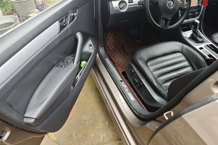 Used Volkswagen Passat 2015 1.8TSI DSG Prestige Edition Driver Seat