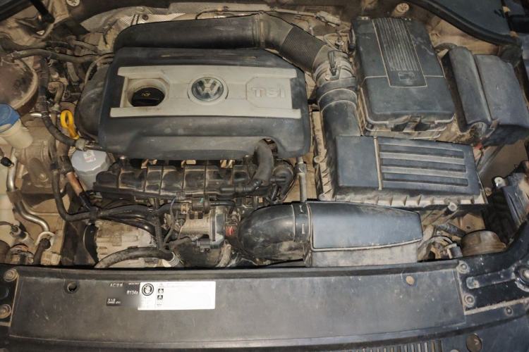 Used Volkswagen Passat 2015 1.8TSI DSG Prestige Edition Engine Bay
