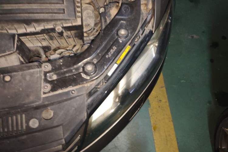 Used Volkswagen Passat 2015 1.8TSI DSG Prestige Edition Engine Bay Left