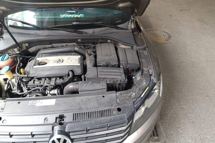 Used Volkswagen Passat 2015 1.8TSI DSG Prestige Edition Engine Bay Left