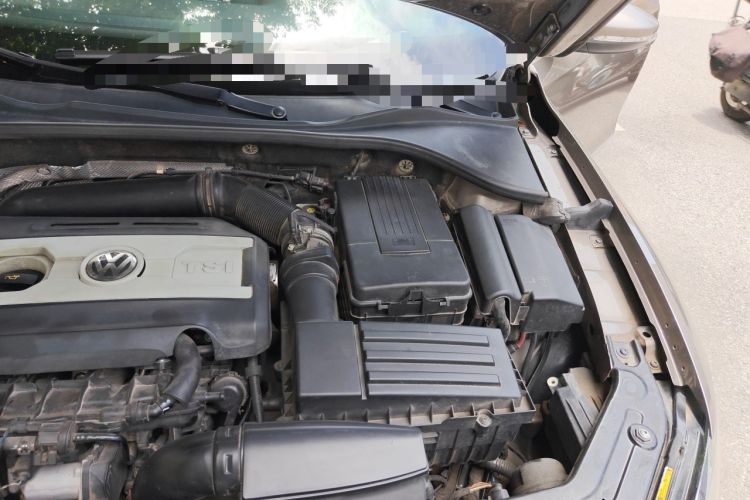 Used Volkswagen Passat 2015 1.8TSI DSG Ultimate Edition Engine Bay Left