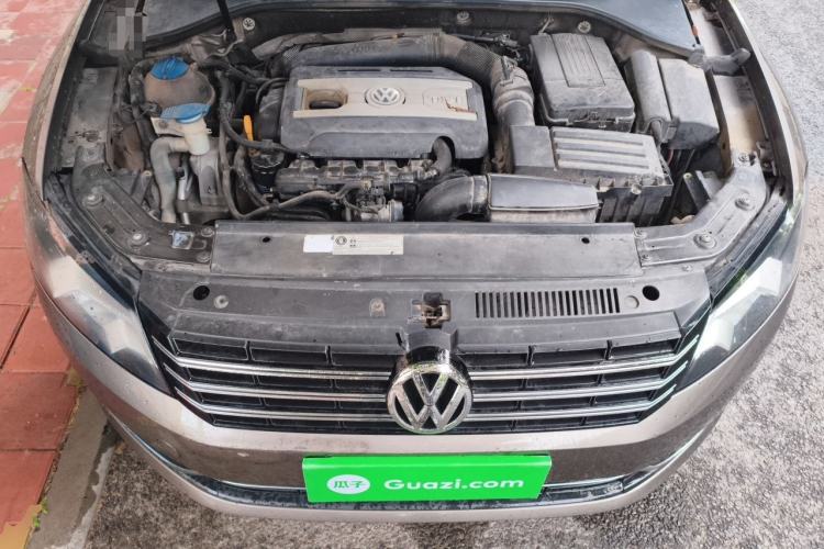 Used Volkswagen Passat 2015 1.8TSI DSG Prestige Edition Engine Bay