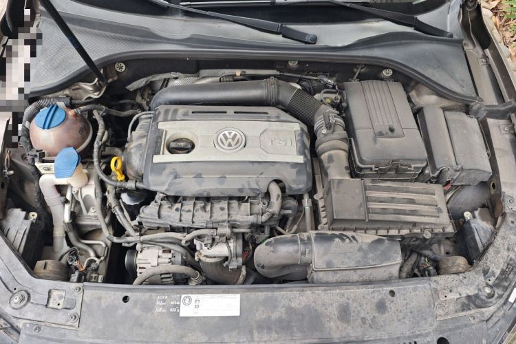 Used Volkswagen Passat 2015 1.8TSI DSG Prestige Edition Engine Bay