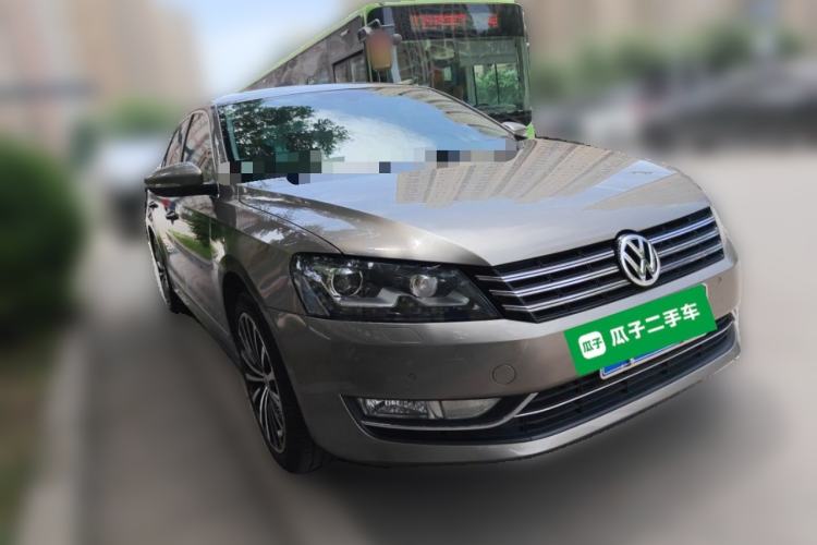 Used Volkswagen Passat 2015 1.8TSI DSG Ultimate Edition Front Right 45 Deg