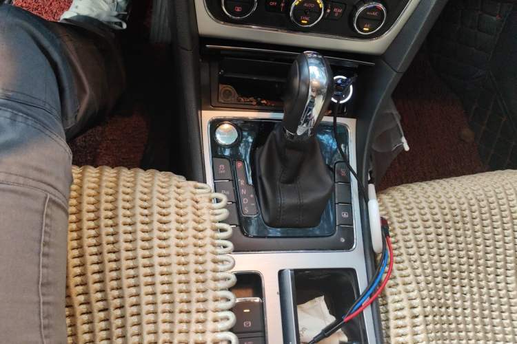 Used Volkswagen Passat 2015 1.8TSI DSG Prestige Edition Gear Lever