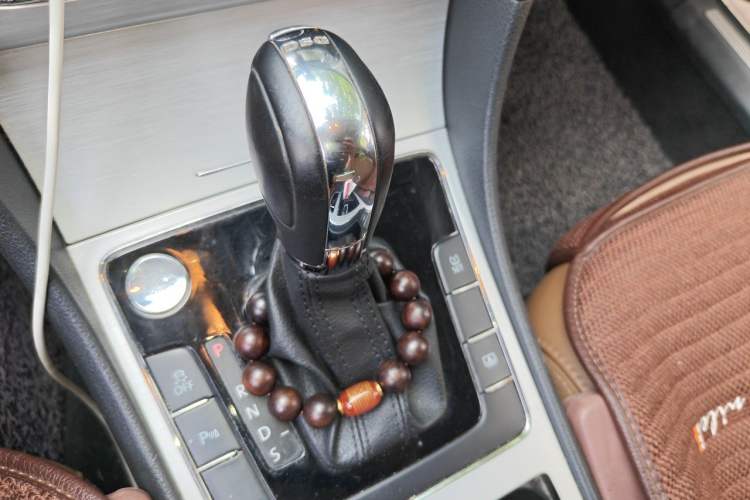 Used Volkswagen Passat 2015 1.8TSI DSG Ultimate Edition Gear Lever
