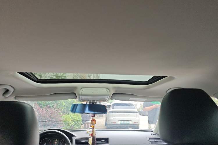 Used Volkswagen Passat 2015 1.8TSI DSG Prestige Edition Headliner