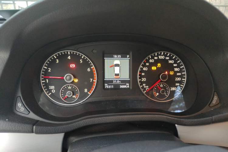 Used Volkswagen Passat 2015 1.8TSI DSG Prestige Edition Instrument Cluster