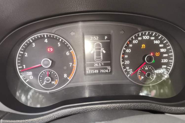 Used Volkswagen Passat 2015 1.8TSI DSG Prestige Edition Instrument Cluster