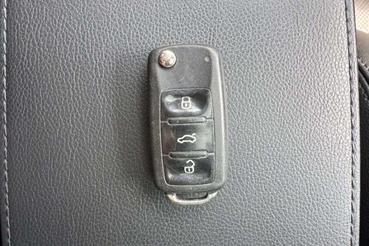 Used Volkswagen Passat 2015 1.8TSI DSG Prestige Edition Interior 3