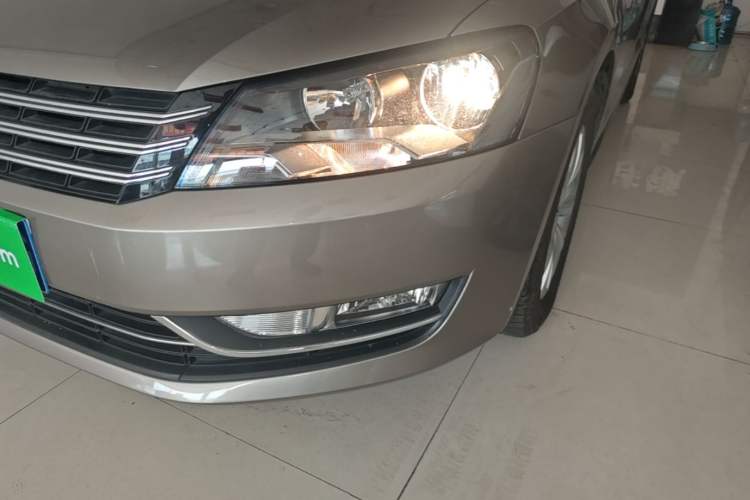 Used Volkswagen Passat 2015 1.8TSI DSG Prestige Edition Left Front Headlight