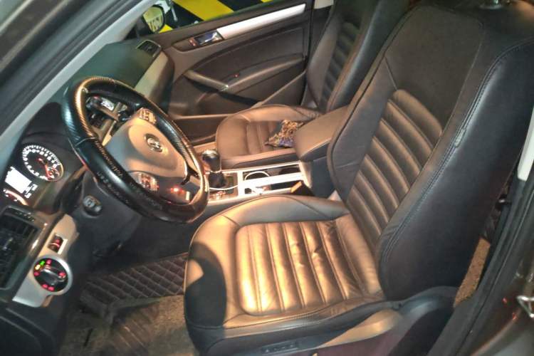 Used Volkswagen Passat 2015 2.0 TSI DSG Prestige Edition Left Front Seat