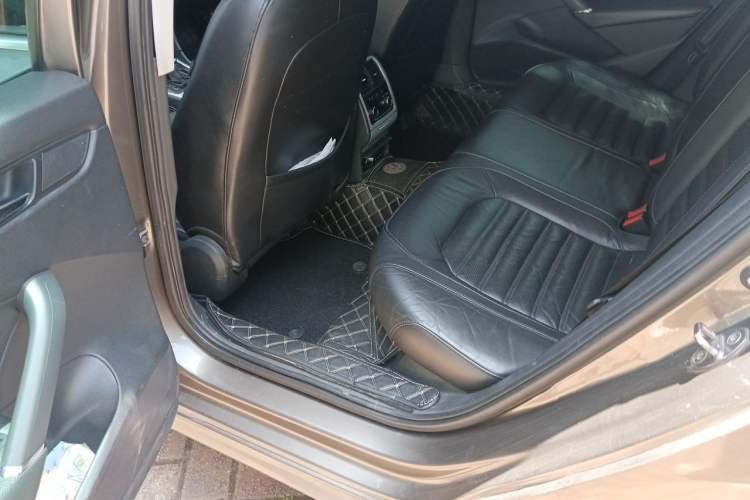 Used Volkswagen Passat 2015 1.8TSI DSG Prestige Edition Left Rear Seat