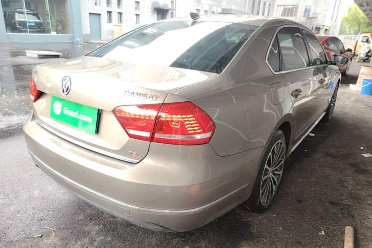 Used Volkswagen Passat 2015 1.8TSI DSG Prestige Edition Rear Right 45 Deg
