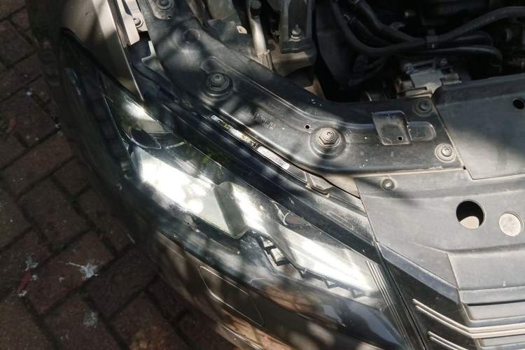 Used Volkswagen Passat 2015 1.8TSI DSG Prestige Edition Right Front Headlight