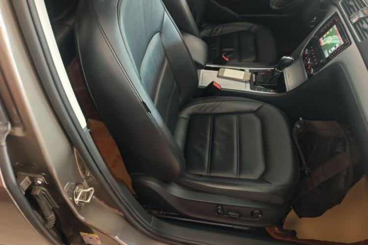 Used Volkswagen Passat 2015 1.8TSI DSG Prestige Edition Right Front Seat
