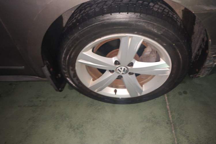 Used Volkswagen Passat 2015 1.8TSI DSG Prestige Edition Right Front Wheel Hub