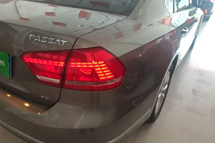 Used Volkswagen Passat 2015 1.8TSI DSG Prestige Edition Right Rear Taillight