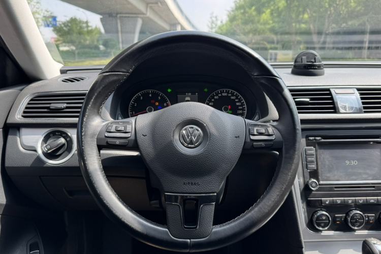 Used Volkswagen Passat 2015 1.8TSI DSG Prestige Edition Steering Wheel