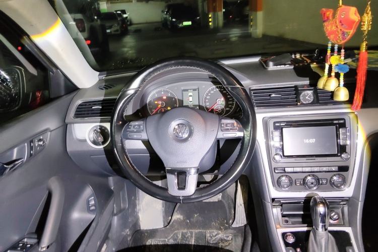 Used Volkswagen Passat 2015 1.8TSI DSG Prestige Edition Steering Wheel