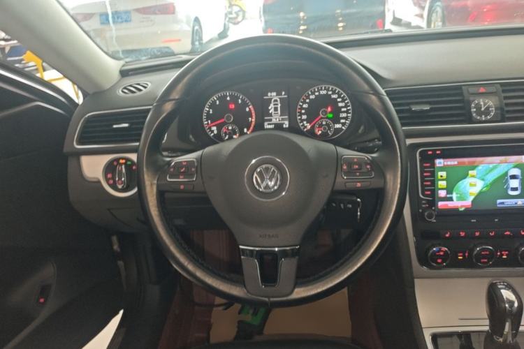 Used Volkswagen Passat 2015 1.8TSI DSG Prestige Edition Steering Wheel