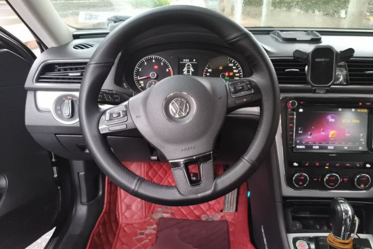 Used Volkswagen Passat 2015 1.8TSI DSG Prestige Edition Steering Wheel