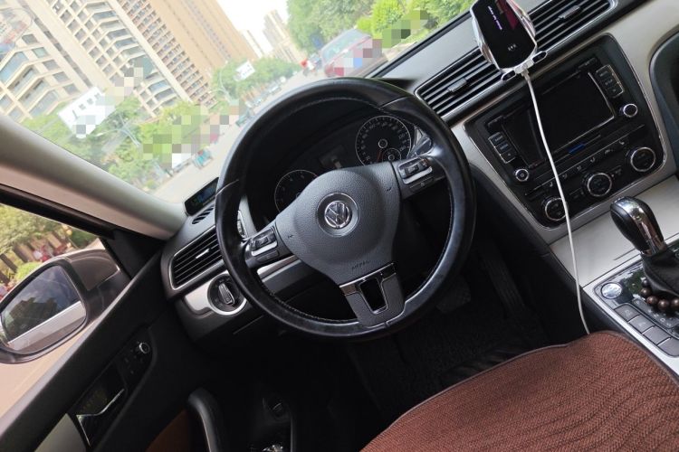 Used Volkswagen Passat 2015 1.8TSI DSG Ultimate Edition Steering Wheel