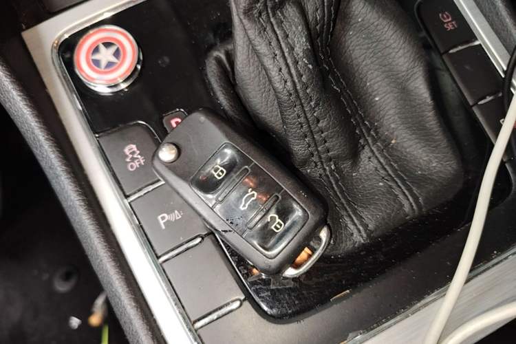 Used Volkswagen Passat 2015 1.8TSI DSG Prestige Edition Vehicle Key