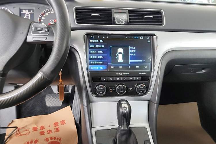 Used Volkswagen Passat 2015 1.8TSI DSG Prestige Edition Audio And AC Panel