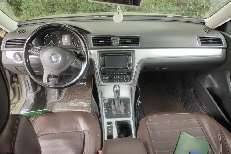 Used Volkswagen Passat 2015 1.8TSI DSG Prestige Edition Center Console